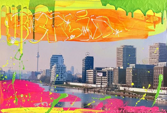 View from the Oberbaumbrücke – light-reactive painting by Maresa Puls (Berlin, 2025)